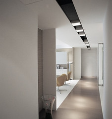 Salon contemporain décoré par un architecte d'intérieur à Nancy